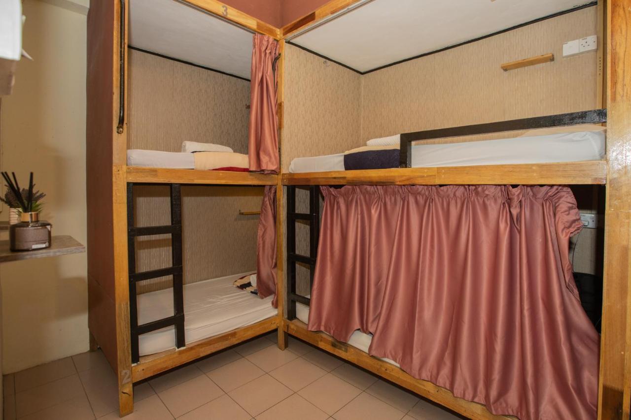 Escape Backpackers Kk Hostel Kota Kinabalu Kültér fotó