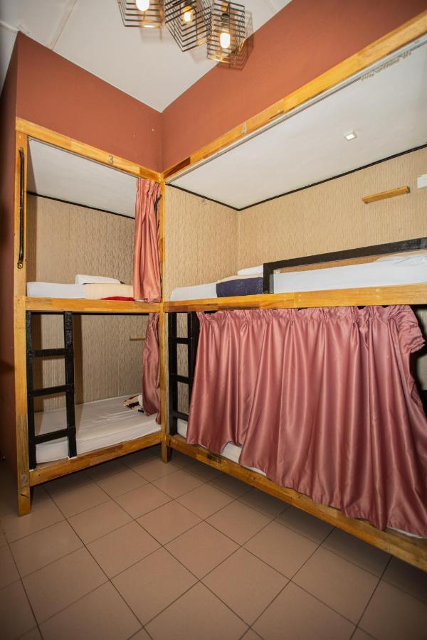 Escape Backpackers Kk Hostel Kota Kinabalu Kültér fotó
