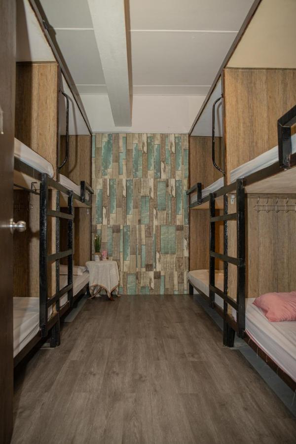 Escape Backpackers Kk Hostel Kota Kinabalu Kültér fotó