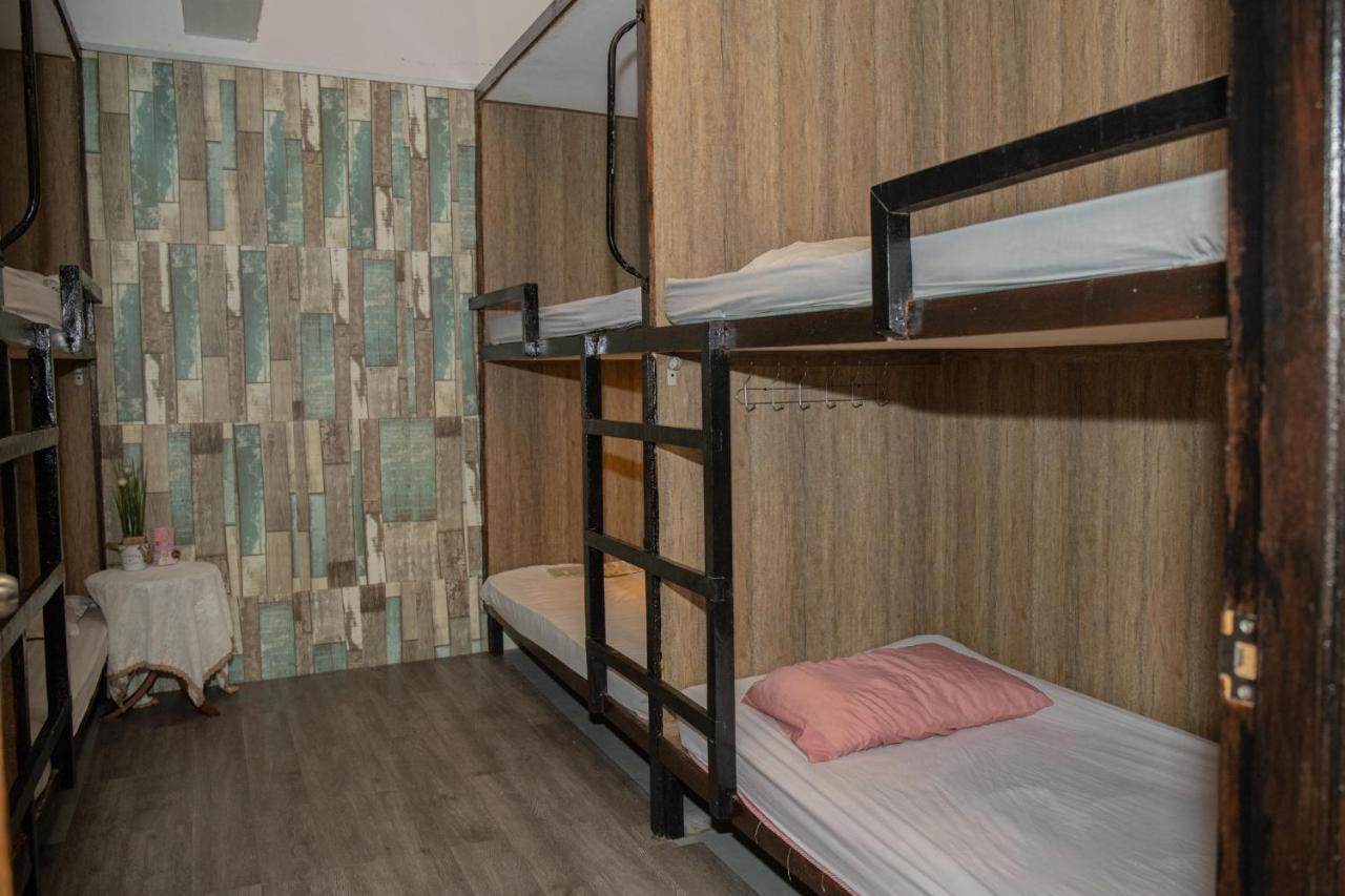 Escape Backpackers Kk Hostel Kota Kinabalu Kültér fotó